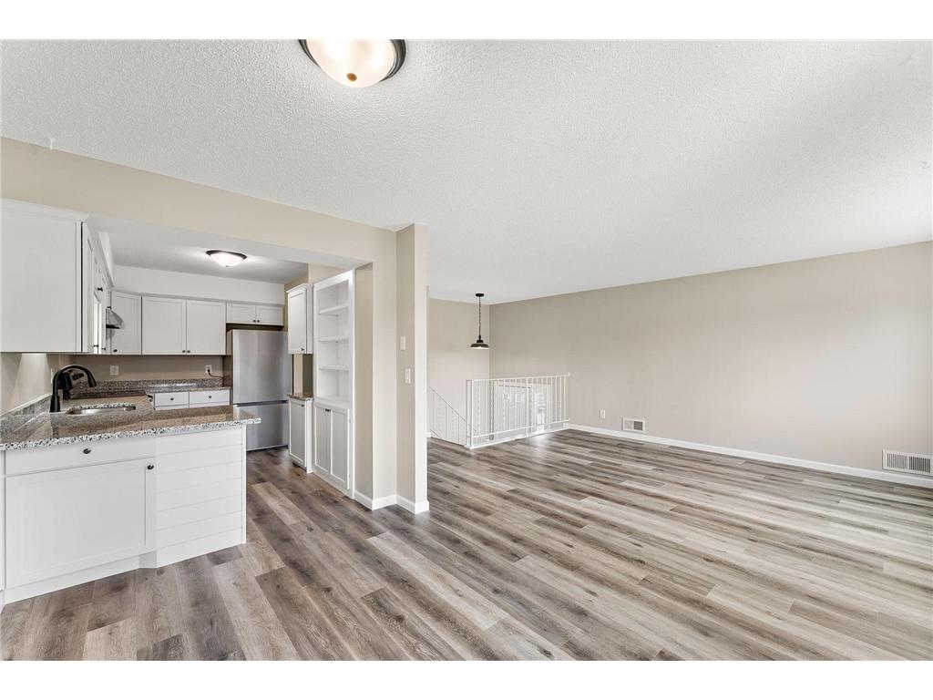 1621 W 140th Street Burnsville MN 55337 7053632 image11