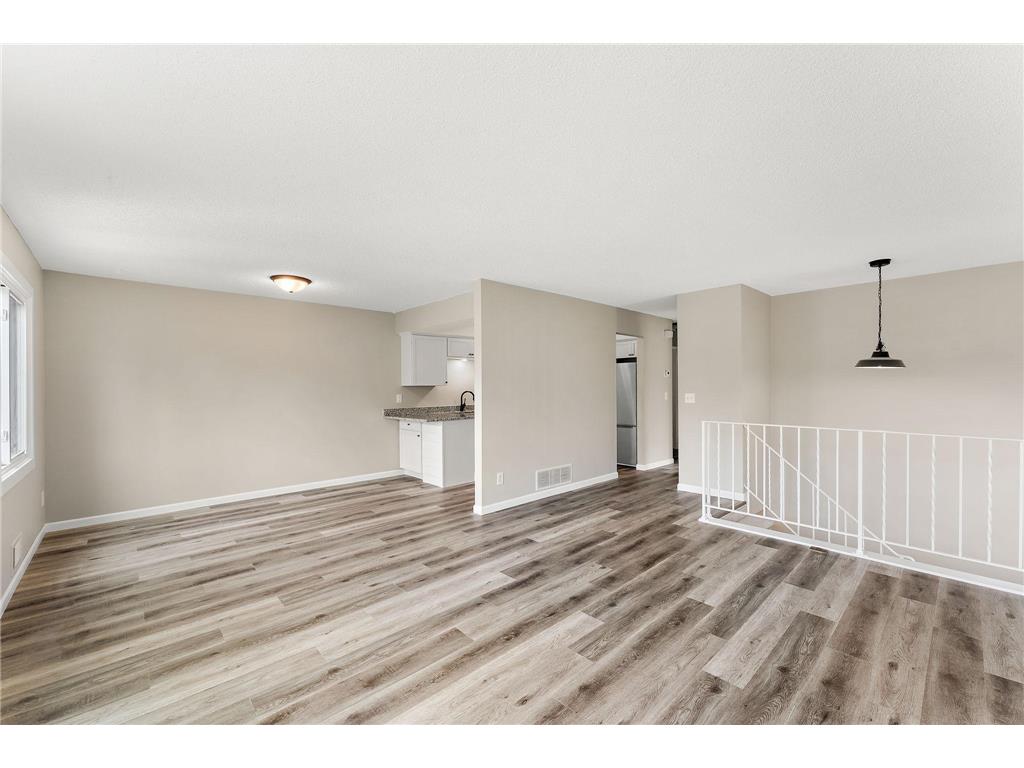 1621 W 140th Street Burnsville MN 55337 7053632 image13