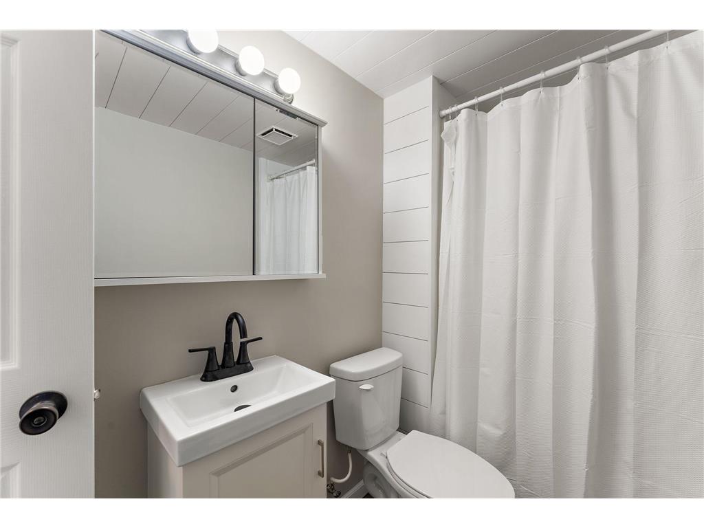 1621 W 140th Street Burnsville MN 55337 7053632 image16