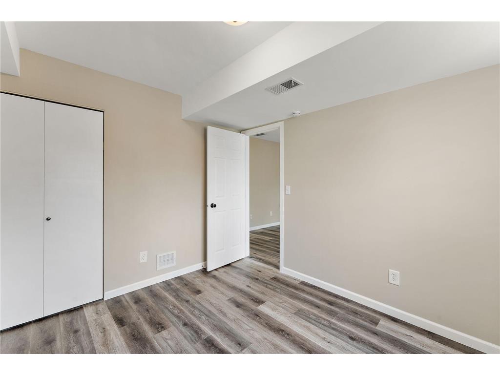 1621 W 140th Street Burnsville MN 55337 7053632 image17