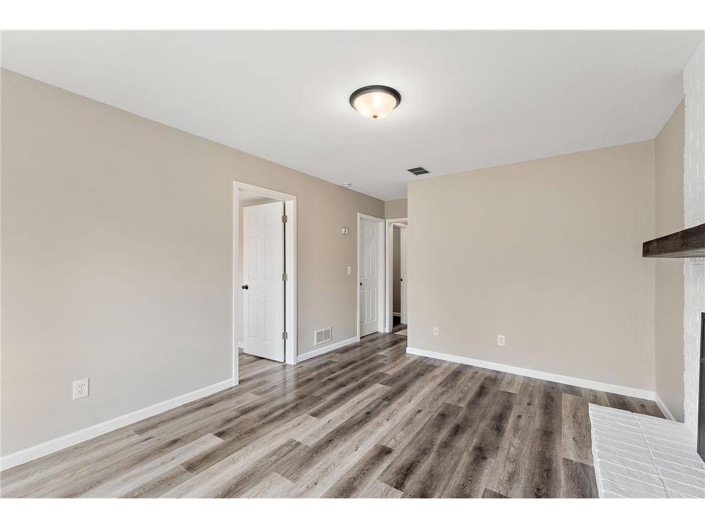 1621 W 140th Street Burnsville MN 55337 7053632 image19
