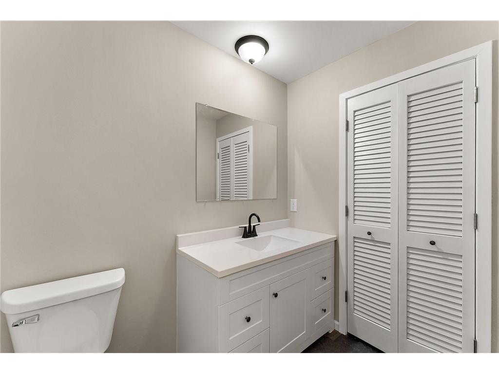 1621 W 140th Street Burnsville MN 55337 7053632 image21