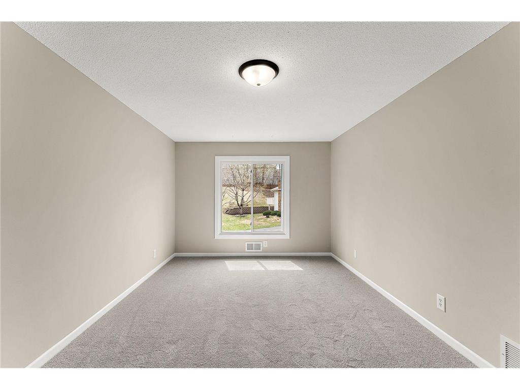 1621 W 140th Street Burnsville MN 55337 7053632 image25