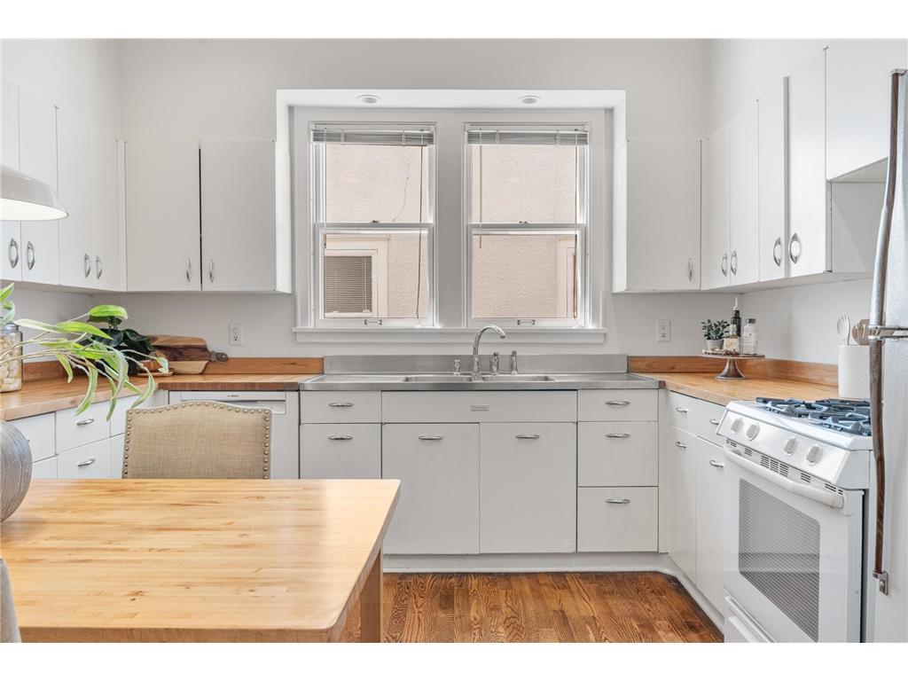 1621 W 25th Street Minneapolis MN 55405 6788649 image22