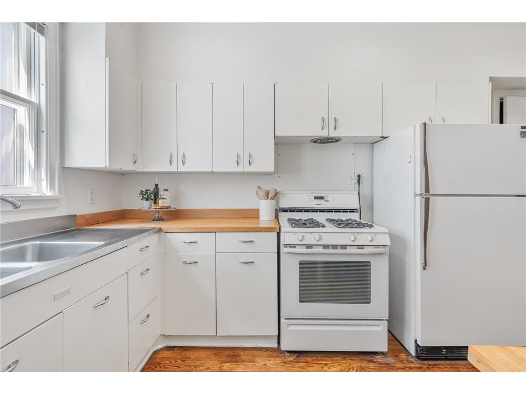 1621 W 25th Street Minneapolis MN 55405 6788649 image23