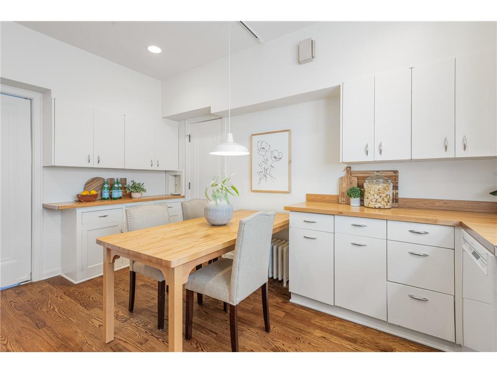 1621 W 25th Street Minneapolis MN 55405 6788649 image24