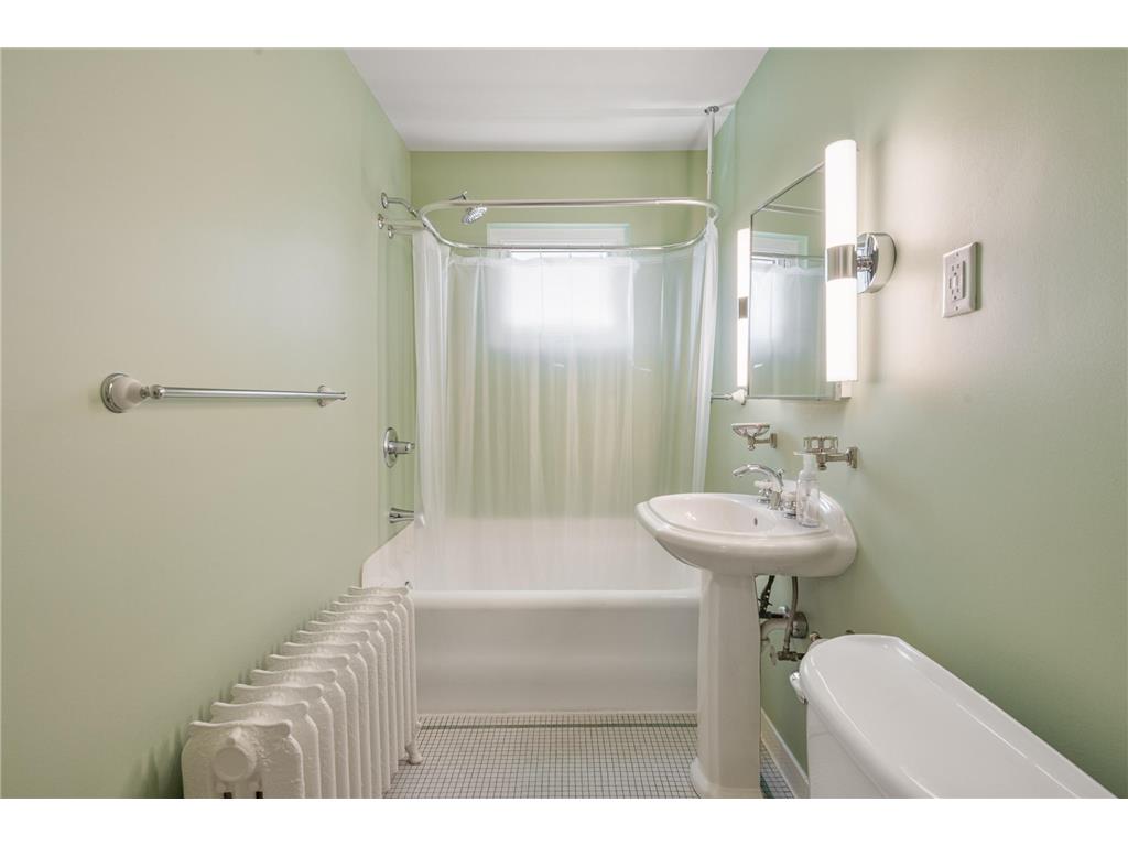 1621 W 25th Street Minneapolis MN 55405 6788649 image67