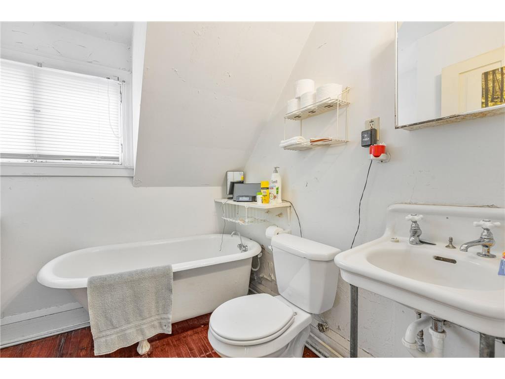 1621 W 25th Street Minneapolis MN 55405 6788649 image77