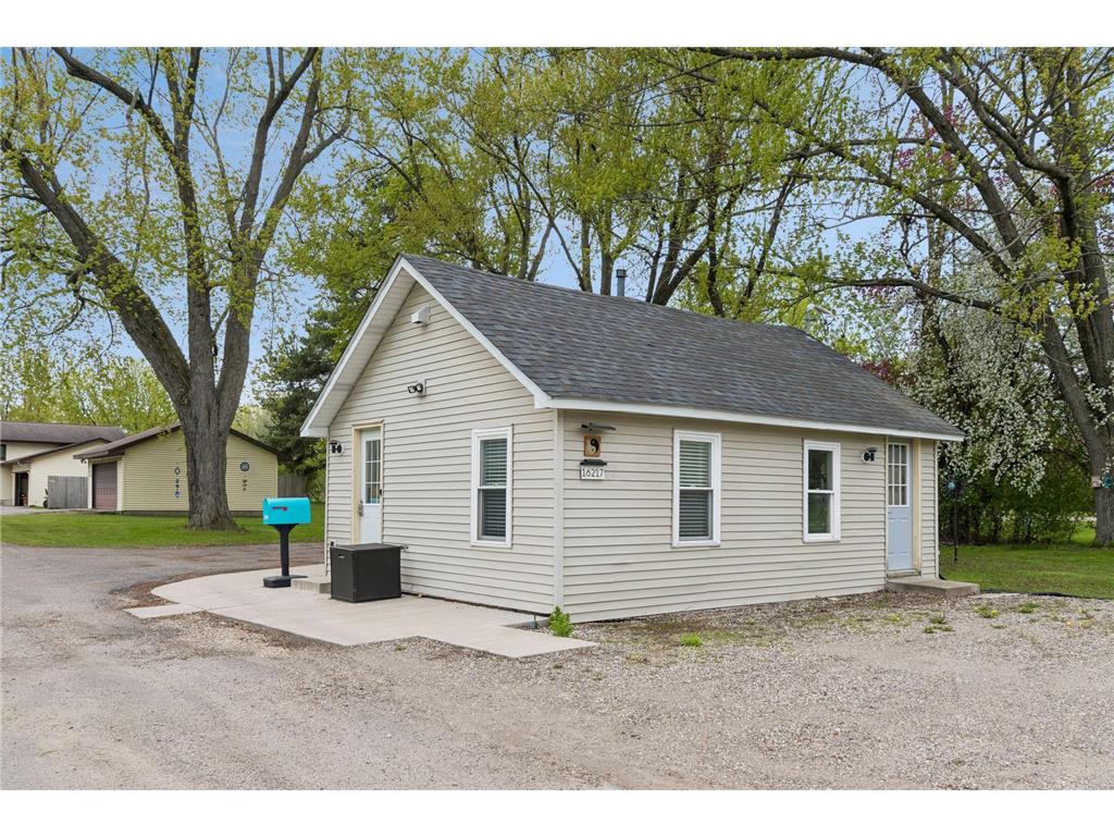 16217 Gleason Lake Road Minnetonka MN 55391 7073234 image1