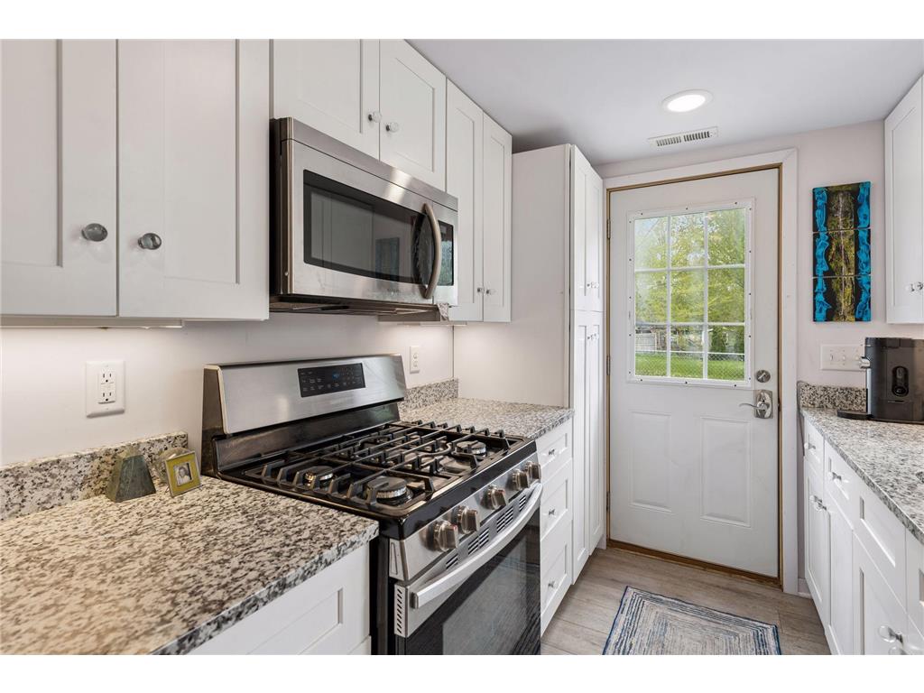 16217 Gleason Lake Road Minnetonka MN 55391 7073234 image11