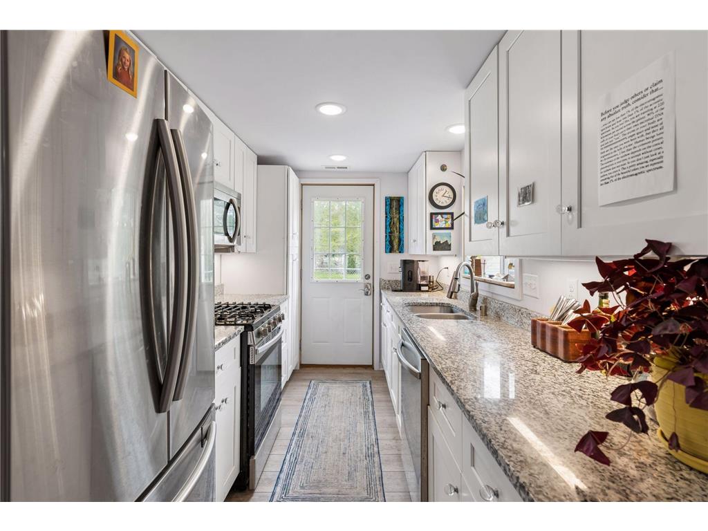 16217 Gleason Lake Road Minnetonka MN 55391 7073234 image9