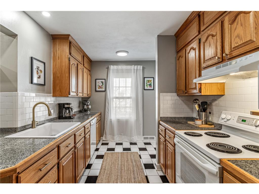 1622 Frederic Street Eau Claire WI 54701 7029632 image16