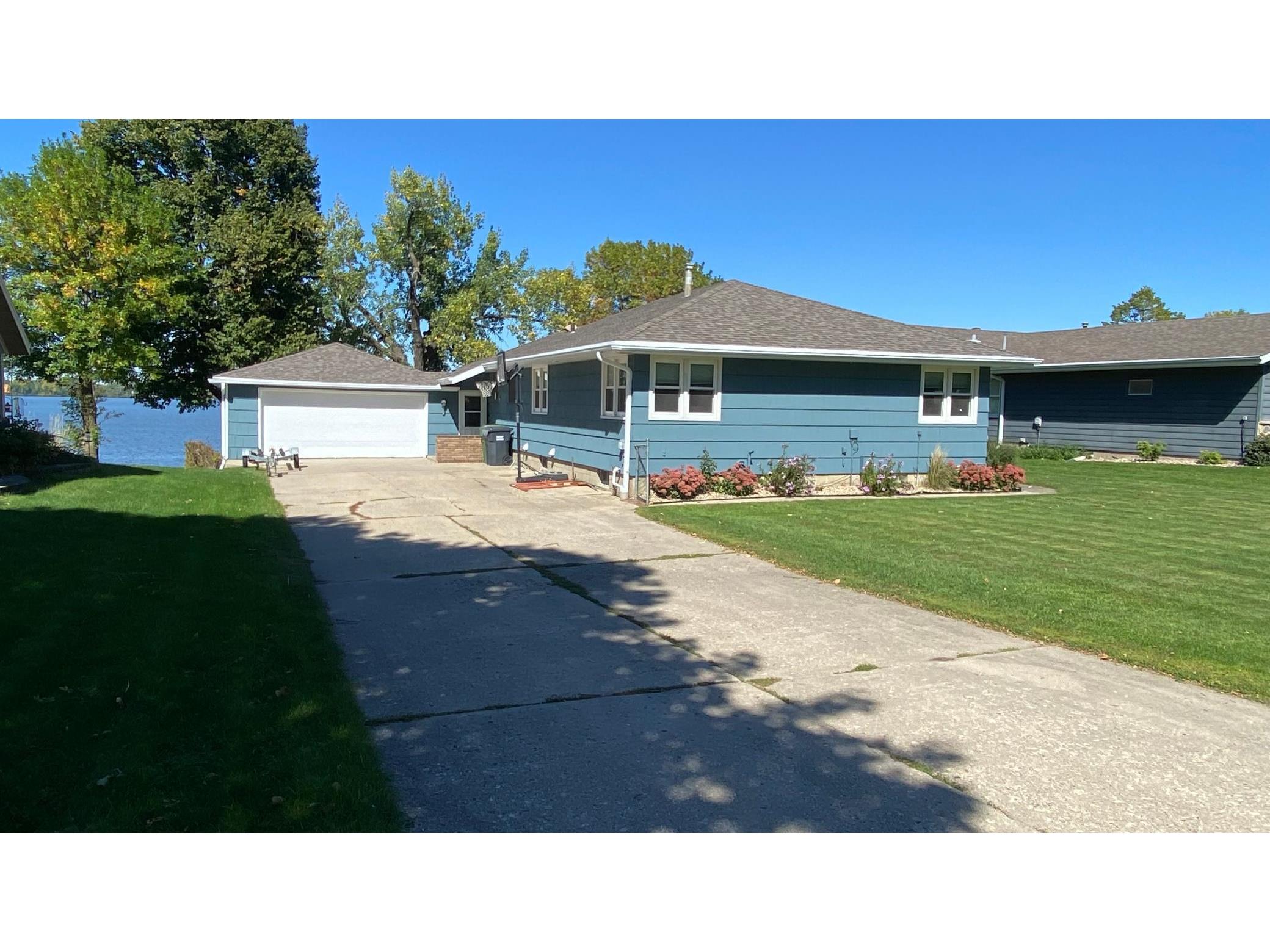 1622 S Shore Drive, Worthington, MN, 56187 MLS 6159282 Edina Realty