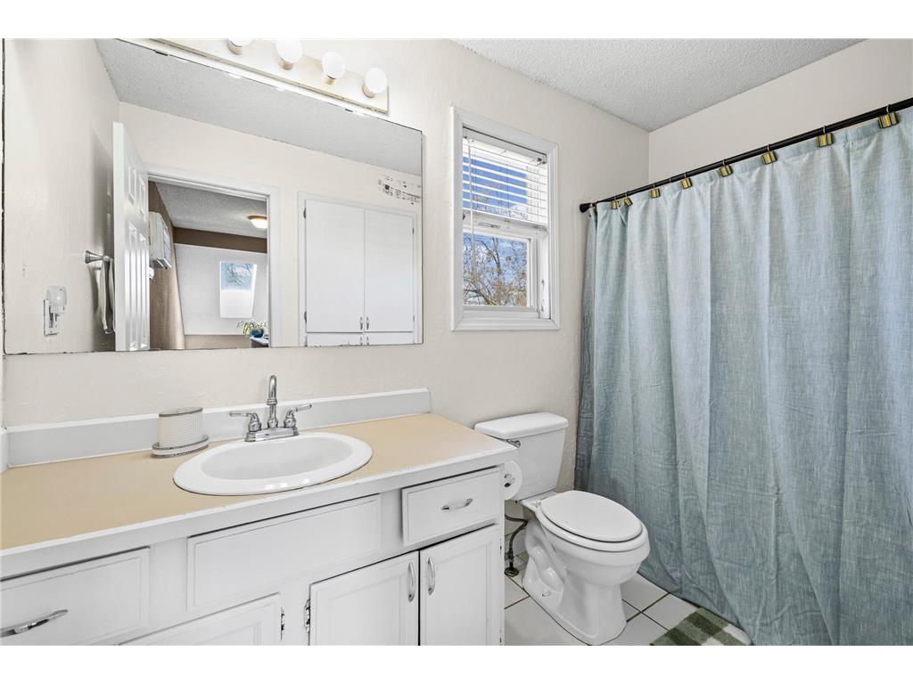 1623 106th Avenue NW Coon Rapids MN 55433 7043818 image19