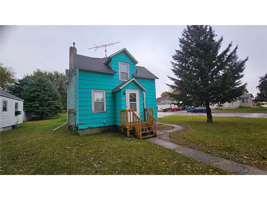 1623 East Avenue Worthington MN 56187 6447299 image1