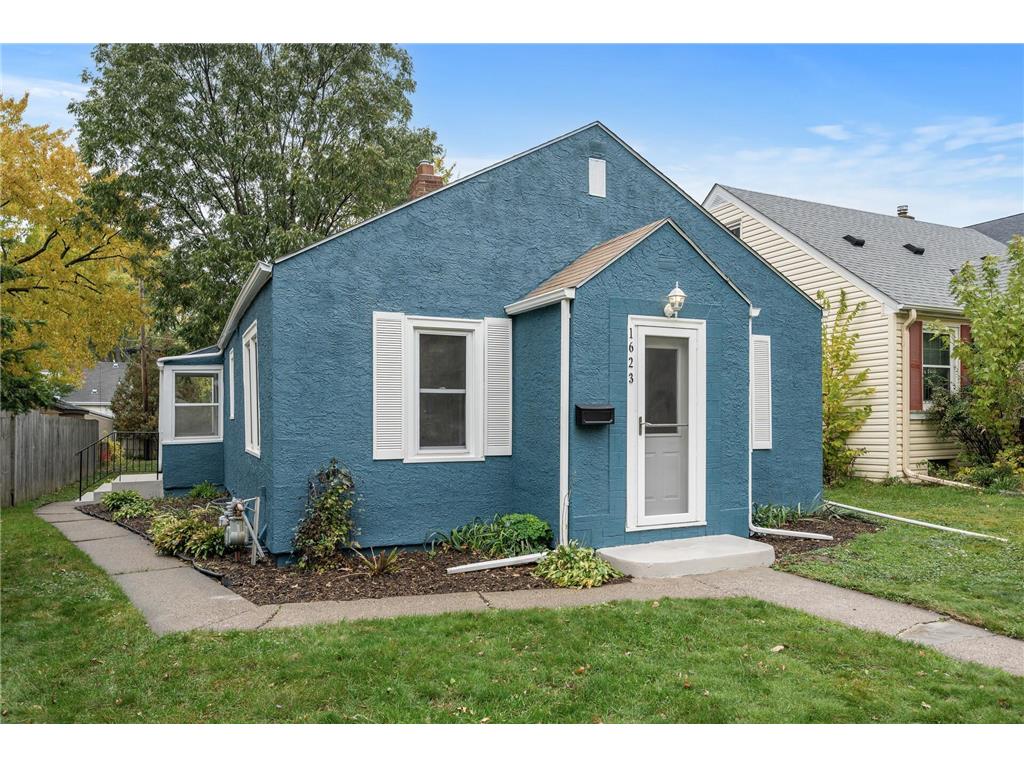 1623 Saint Albans Street N Saint Paul MN 55117 6450704 image1