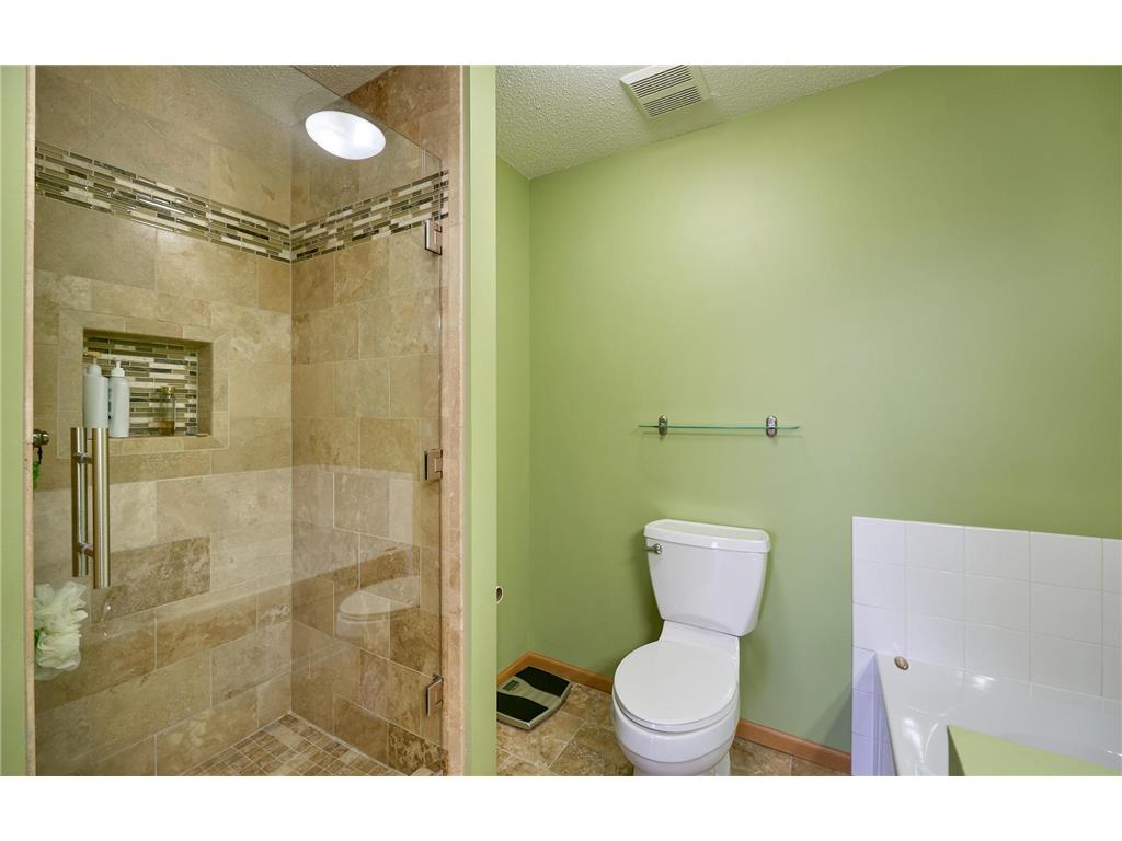 16233 70th Place N Maple Grove MN 55311 7068351 image10