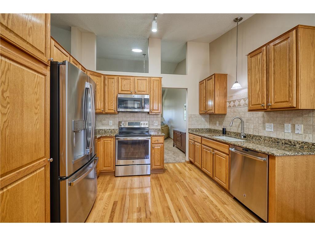 16233 70th Place N Maple Grove MN 55311 7068351 image3