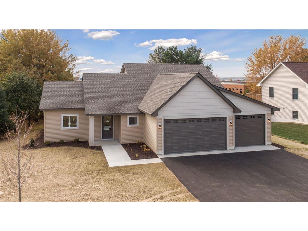 1625 Hallewood Boulevard New Richmond WI 54017 6236949 image1