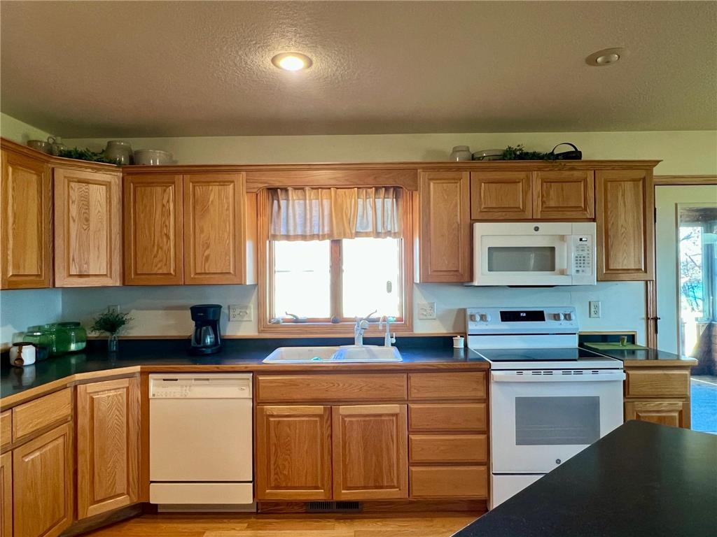 1626 Melvina Lane SW Alexandria MN 56308 - Winona 6811293 image3