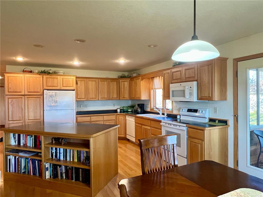 1626 Melvina Lane SW Alexandria MN 56308 - Winona 6811293 image4