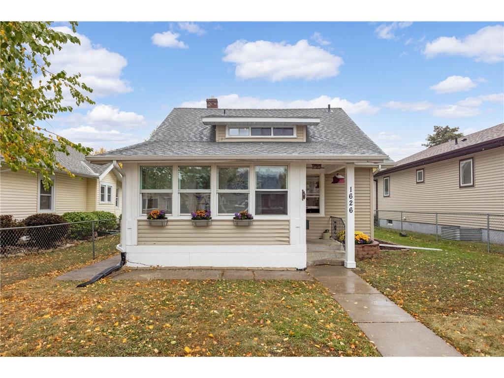 1626 Thomas Avenue N Minneapolis MN 55411 6271716 image1
