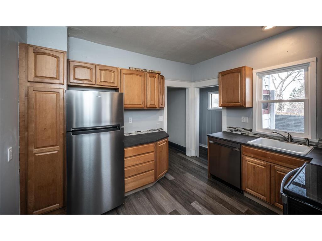 1627 Shields Avenue Saint Paul MN 55104 6470315 image1