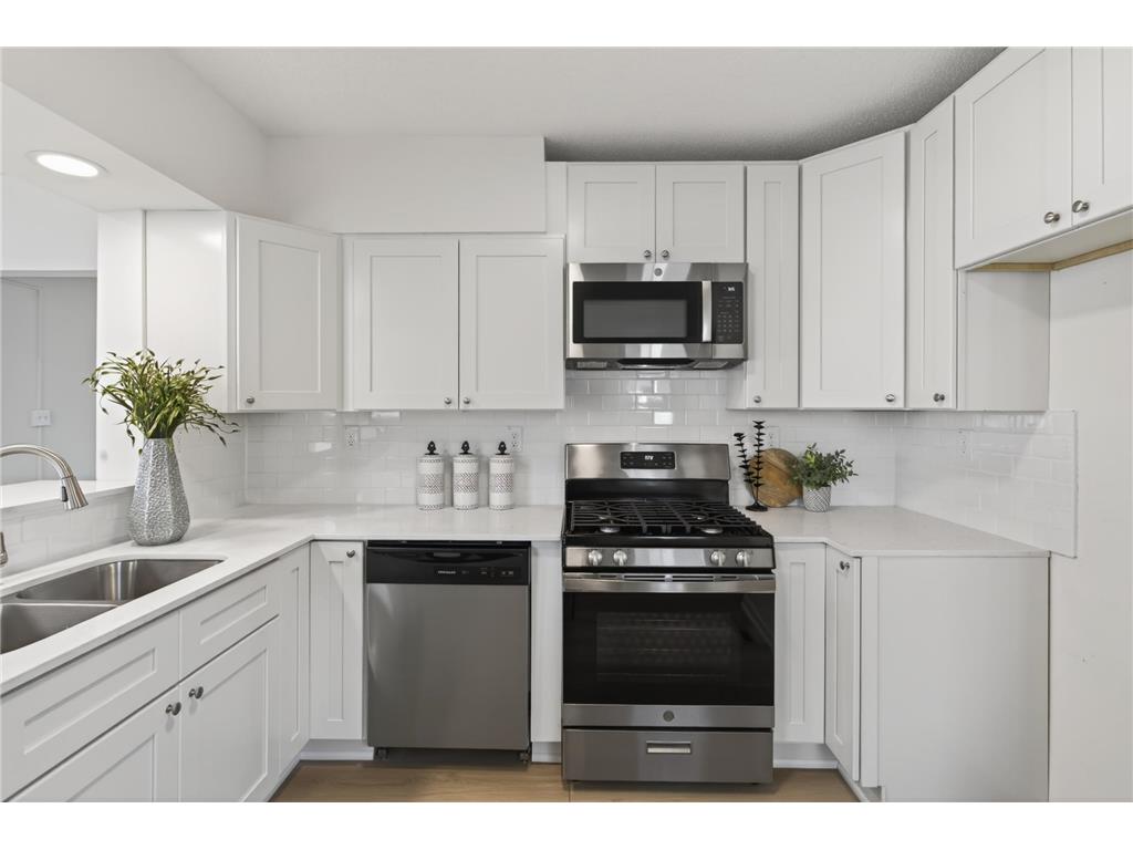 1627 Thomas Avenue N Minneapolis MN 55411 7061601 image1