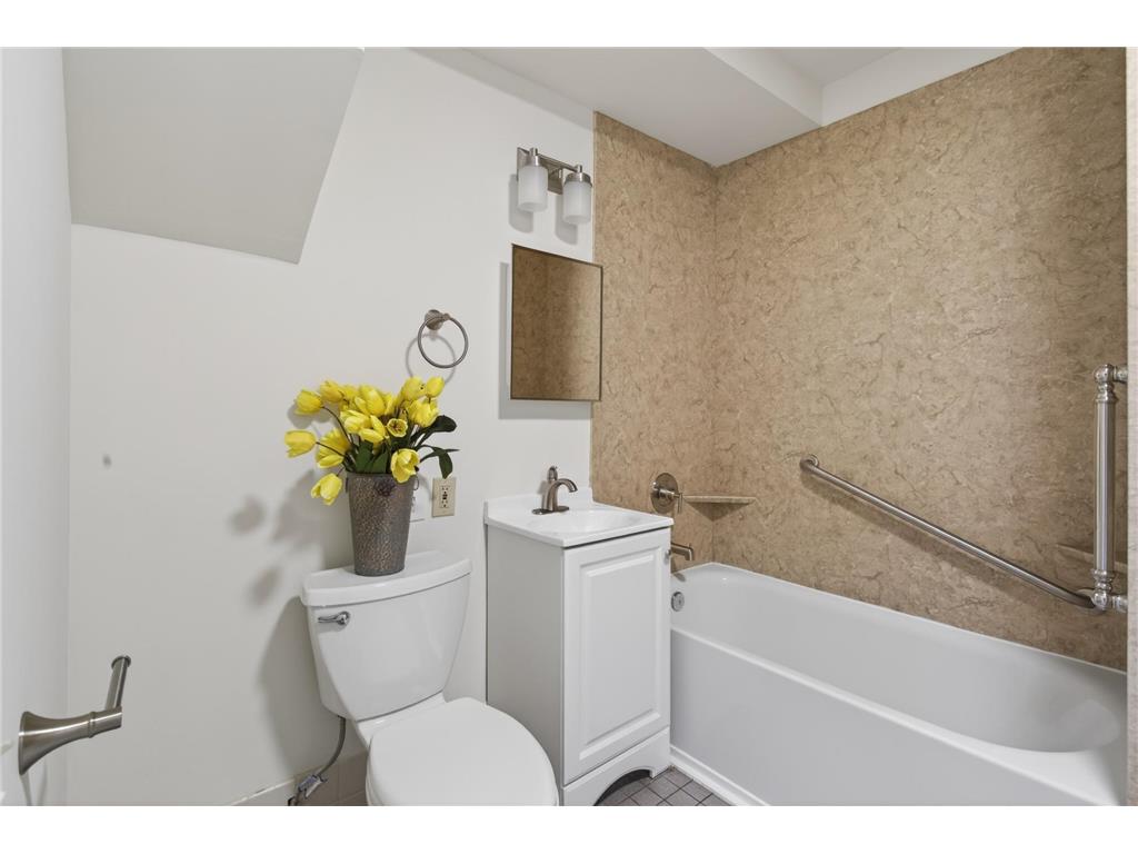 1627 Thomas Avenue N Minneapolis MN 55411 7061601 image15