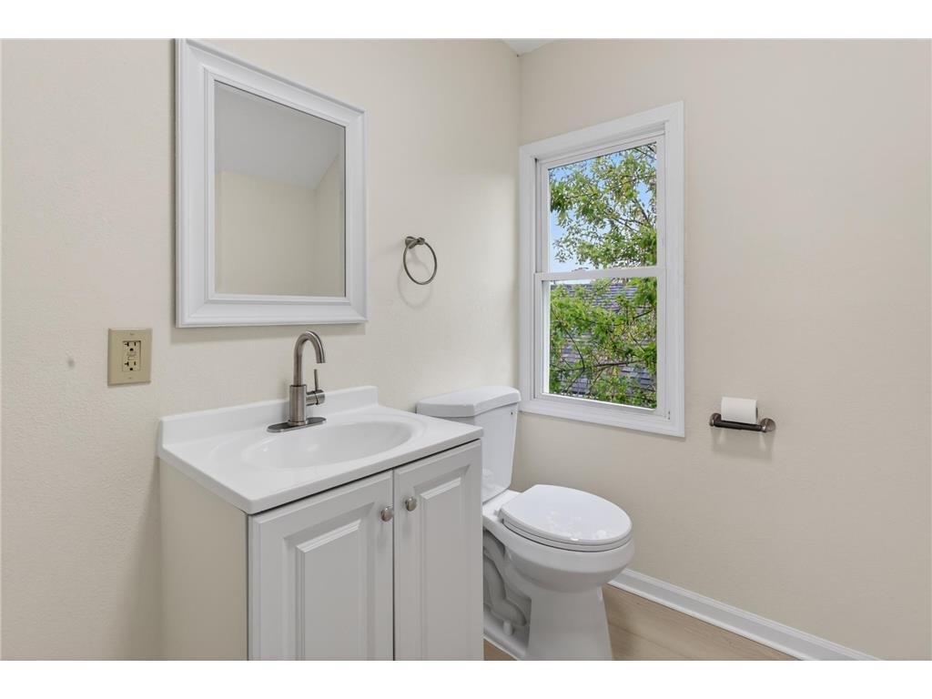 1627 Thomas Avenue N Minneapolis MN 55411 7061601 image20