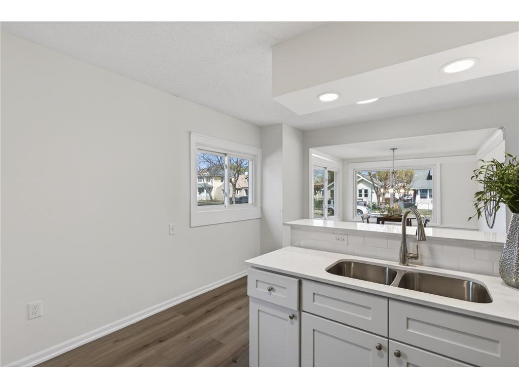 1627 Thomas Avenue N Minneapolis MN 55411 7061601 image3