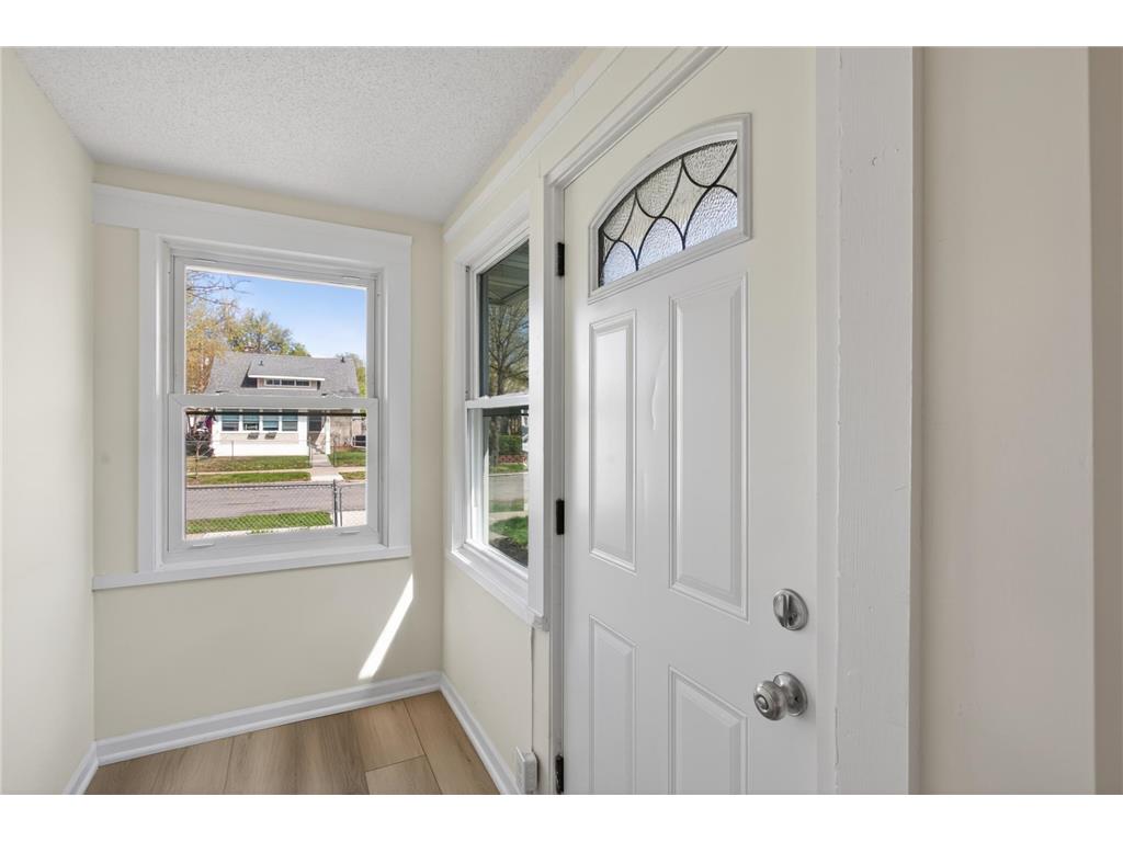 1627 Thomas Avenue N Minneapolis MN 55411 7061601 image9
