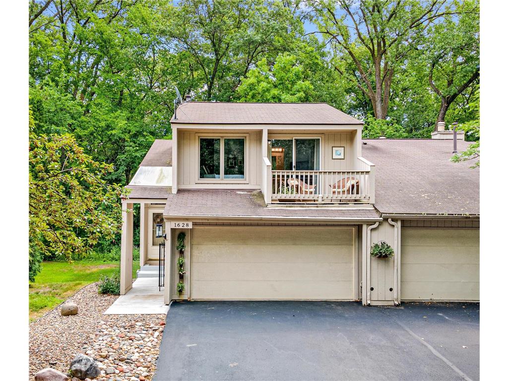 1628 Comstock Lane N, Plymouth, MN, 55447 MLS 6239355 Edina Realty