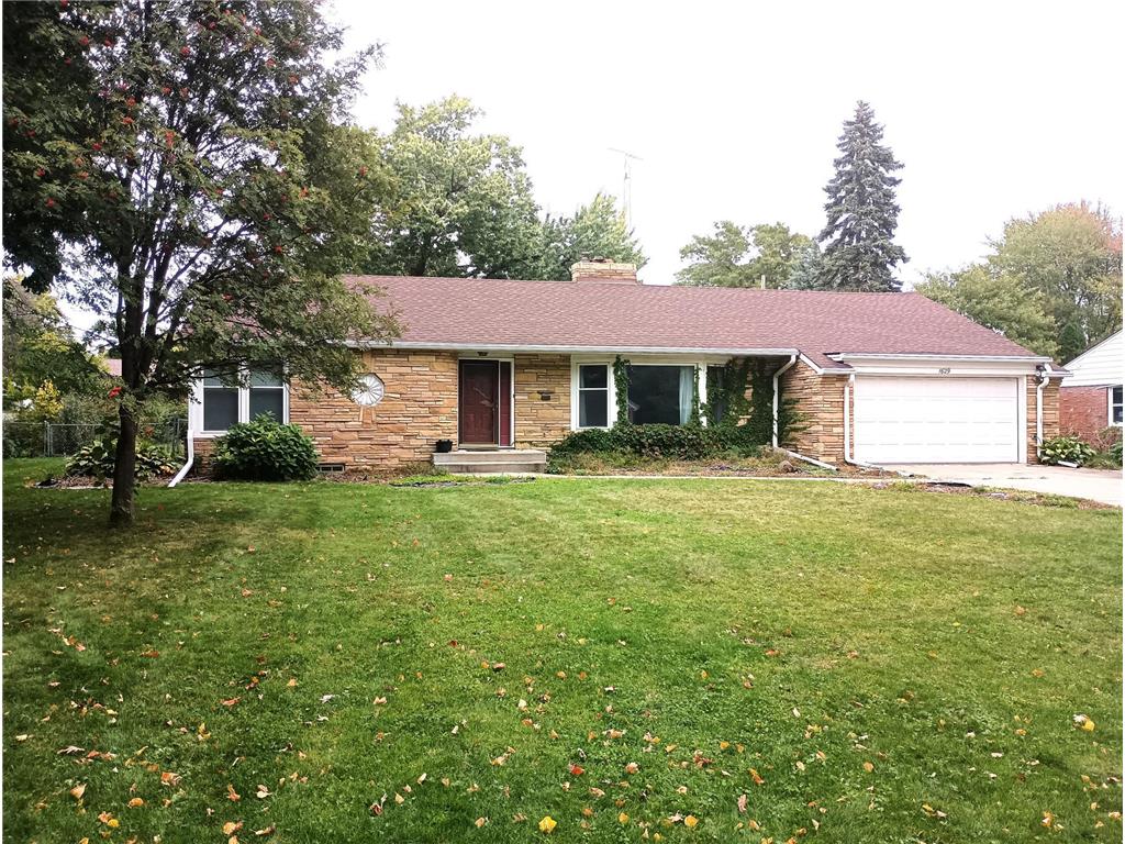 1629 Ridgewood Lane S Roseville MN 55113 6801956 image1