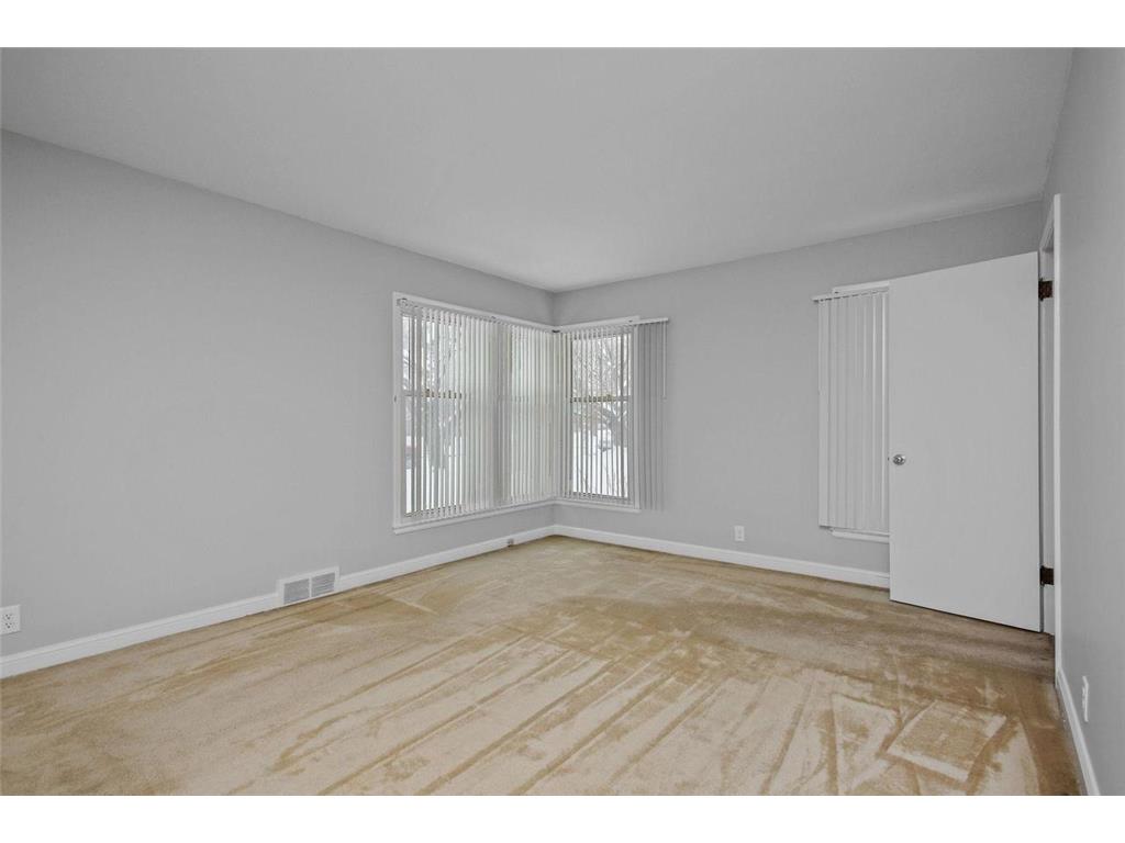 1629 Ridgewood Lane S Roseville MN 55113 6801956 image15