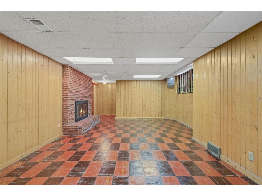 1629 Ridgewood Lane S Roseville MN 55113 6801956 image21