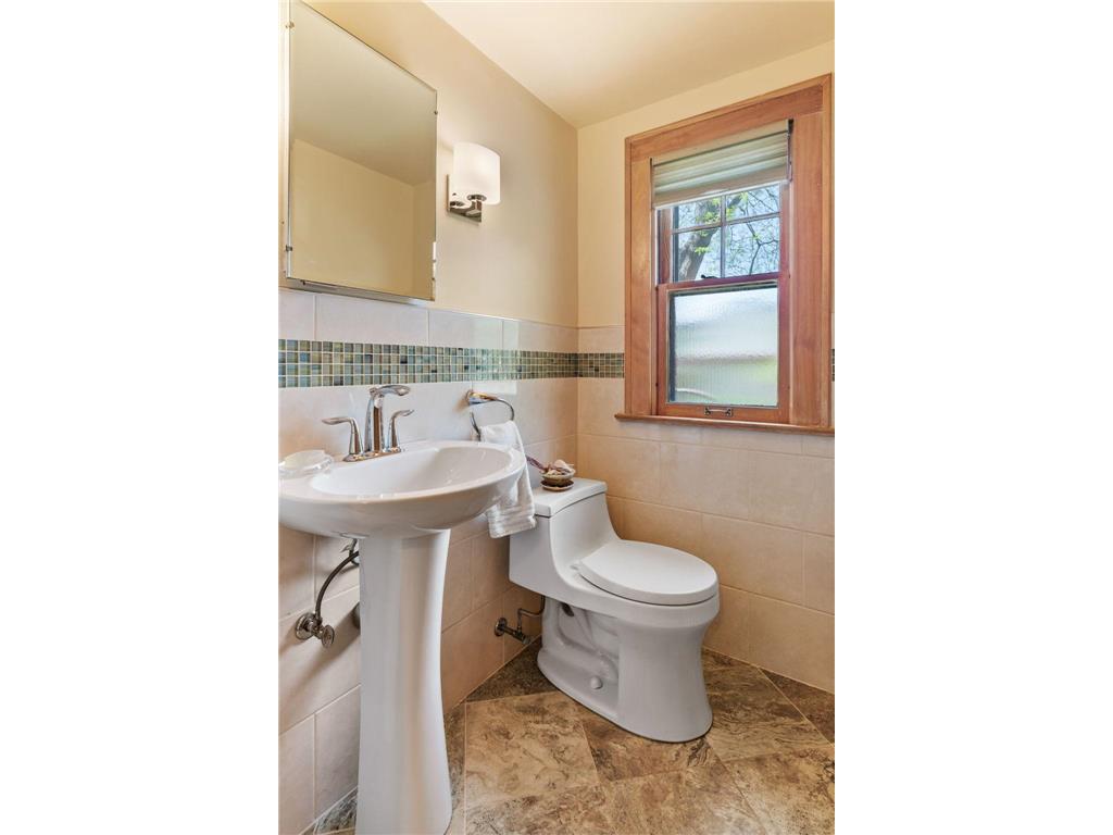 1629 W 25th Street Minneapolis MN 55405 7059156 image48