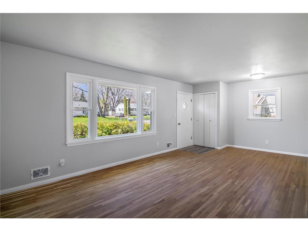 163 Grenadier Avenue N Oakdale MN 55128 6365523 image1