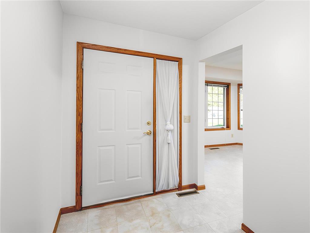 1630 Mackubin Street Saint Paul MN 55117 7031368 image5