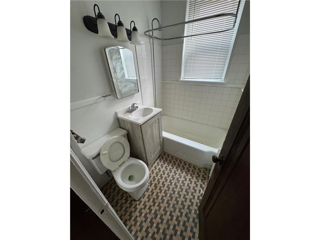 1631 Charles Avenue Saint Paul MN 55104 6739015 image33