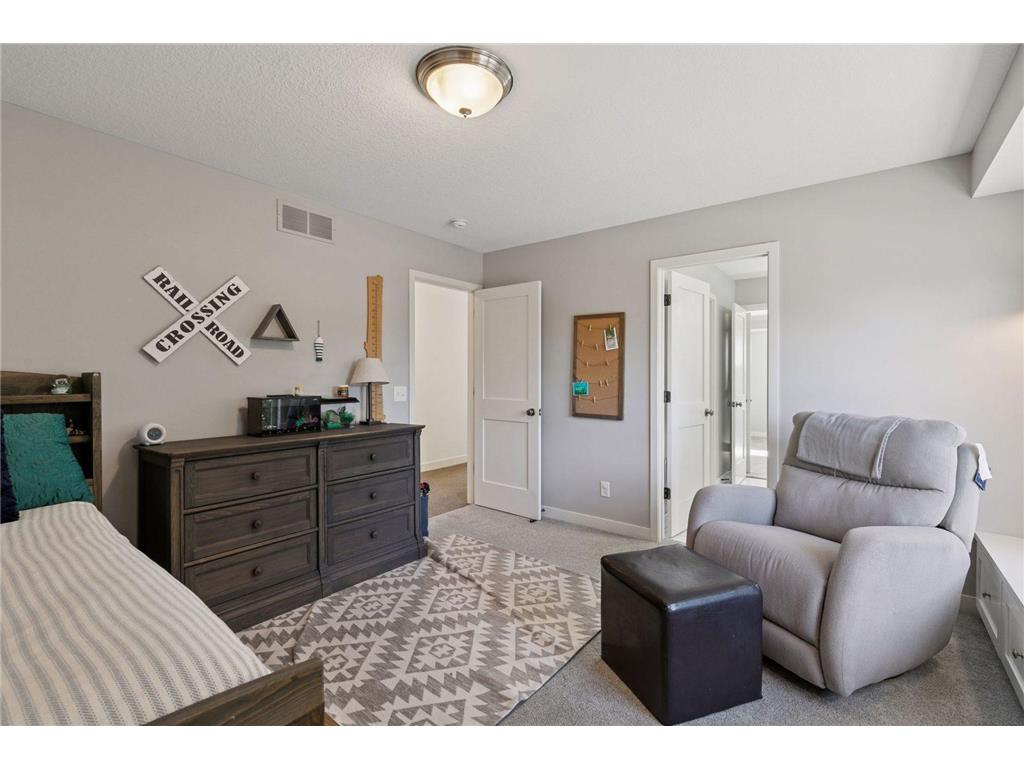 1631 Deephaven Drive Woodbury MN 55129 6826708 image41