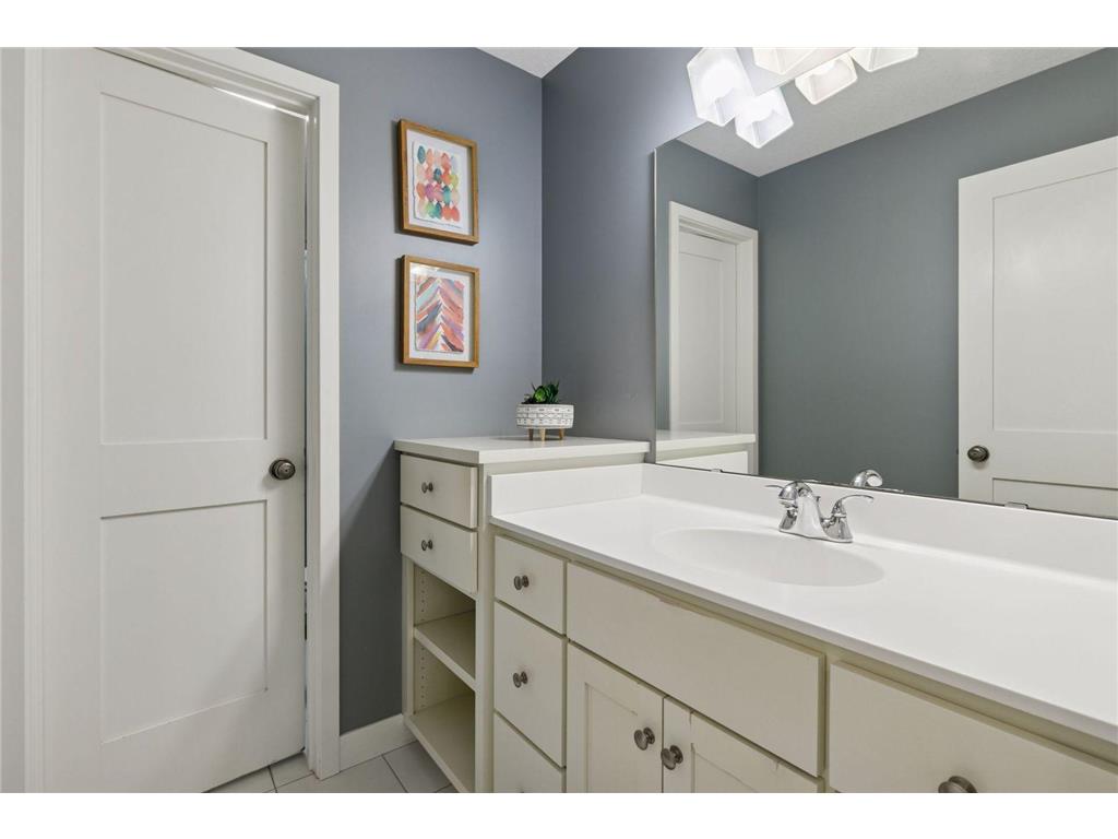 1631 Deephaven Drive Woodbury MN 55129 6826708 image46