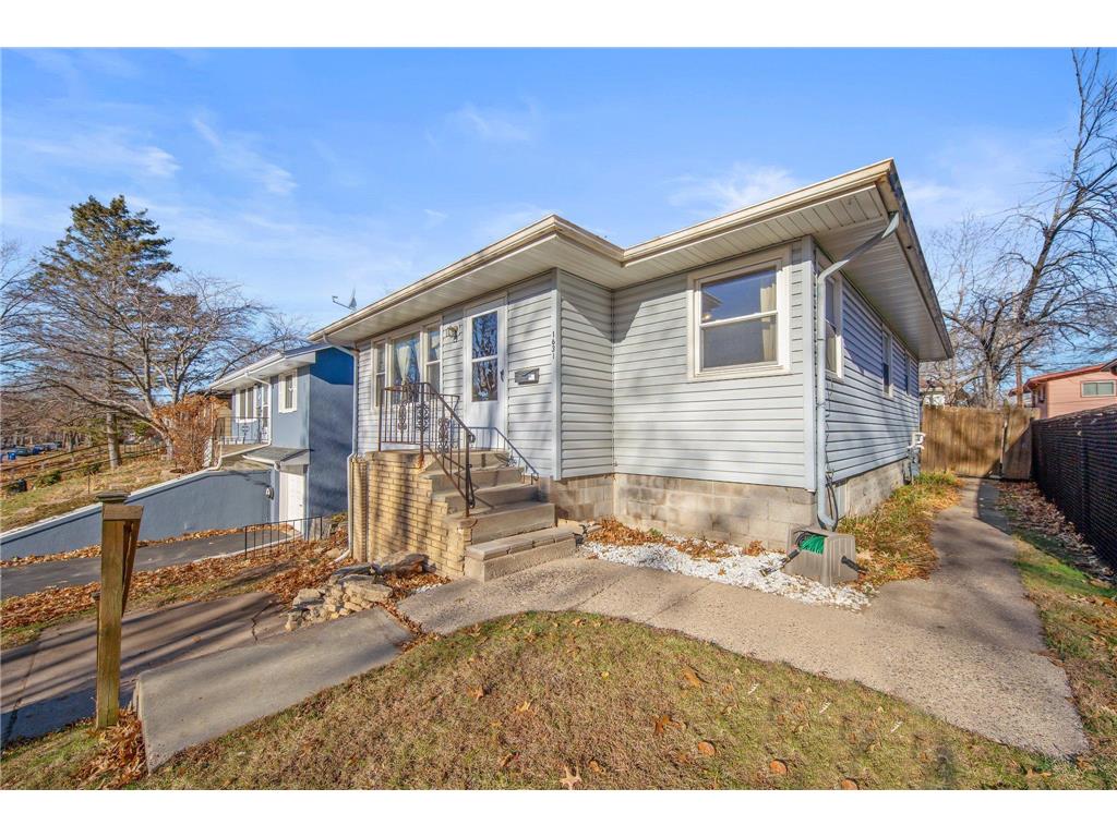 1631 Suburban Avenue Saint Paul MN 55106 6438228 image1