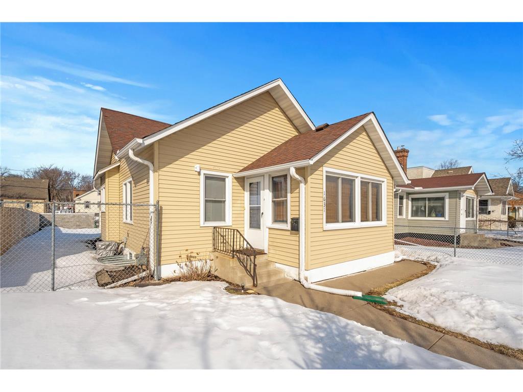 1631 Thomas Avenue N, Minneapolis, MN 55411 MLS 6342740 Edina Realty