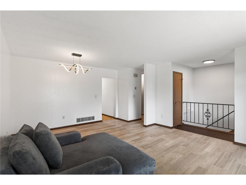 1631 Woodbridge Street Saint Paul MN 55117 7086619 image2