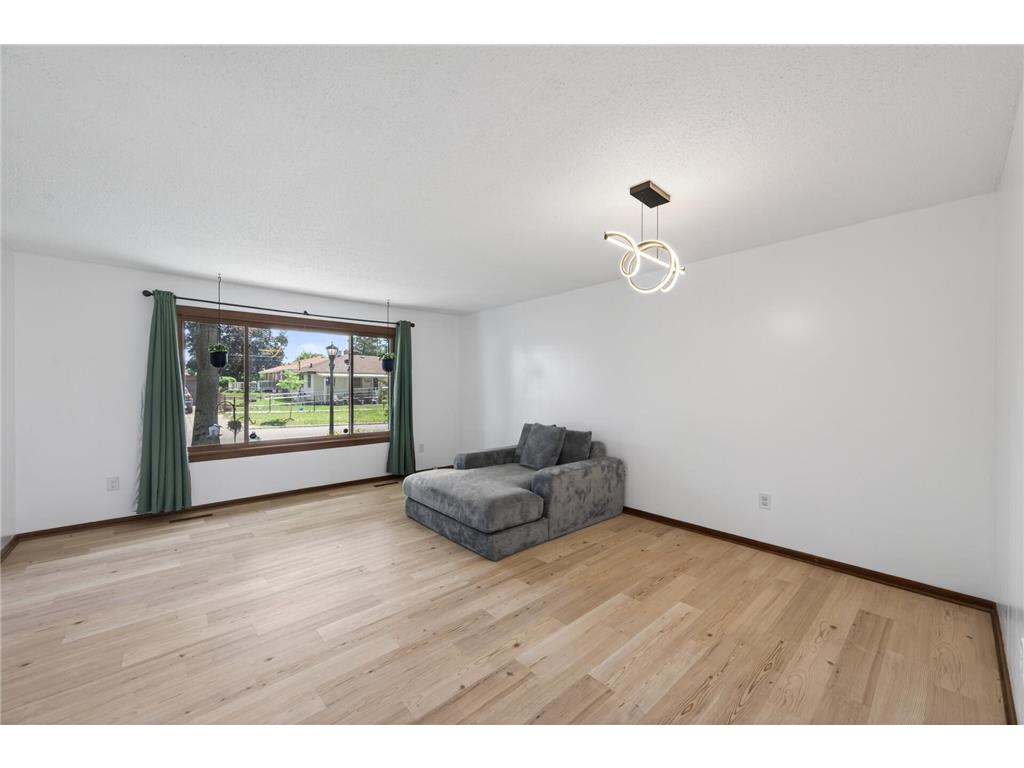 1631 Woodbridge Street Saint Paul MN 55117 7086619 image3