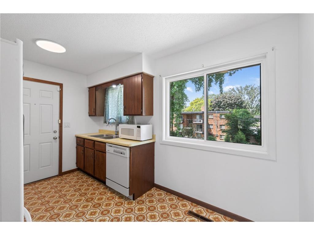 1631 Woodbridge Street Saint Paul MN 55117 7086619 image5