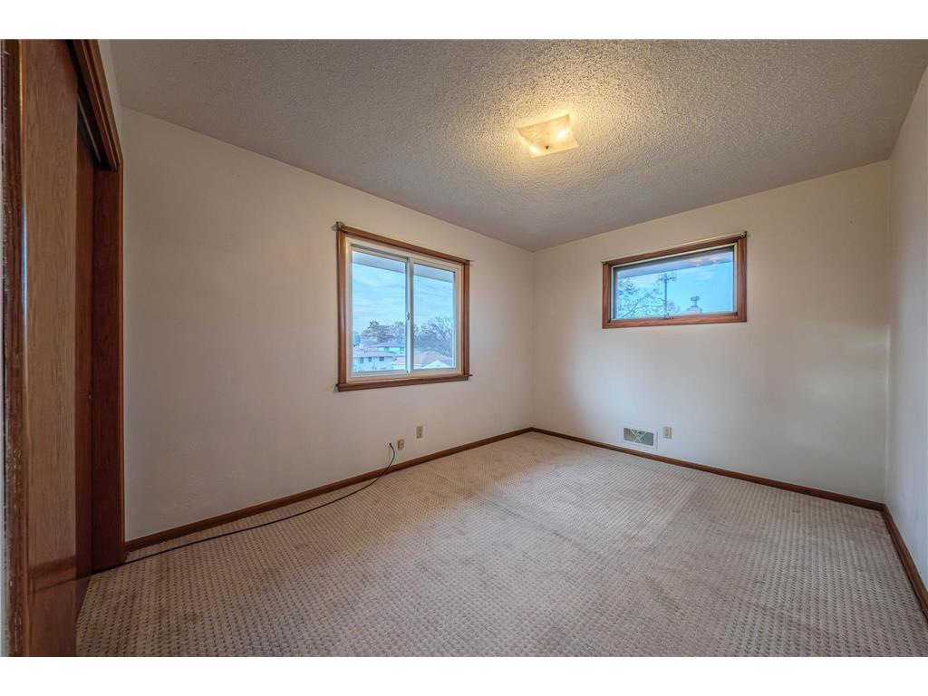 1633 Etna Street Saint Paul MN 55106 6814055 image10