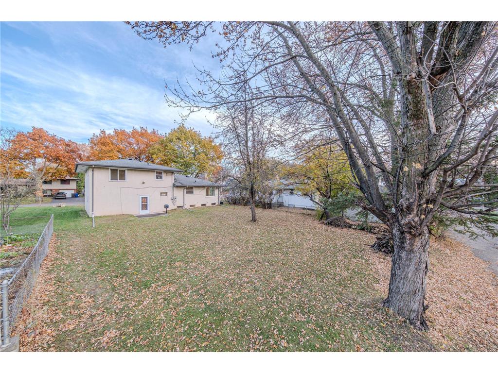 1633 Etna Street Saint Paul MN 55106 6814055 image2