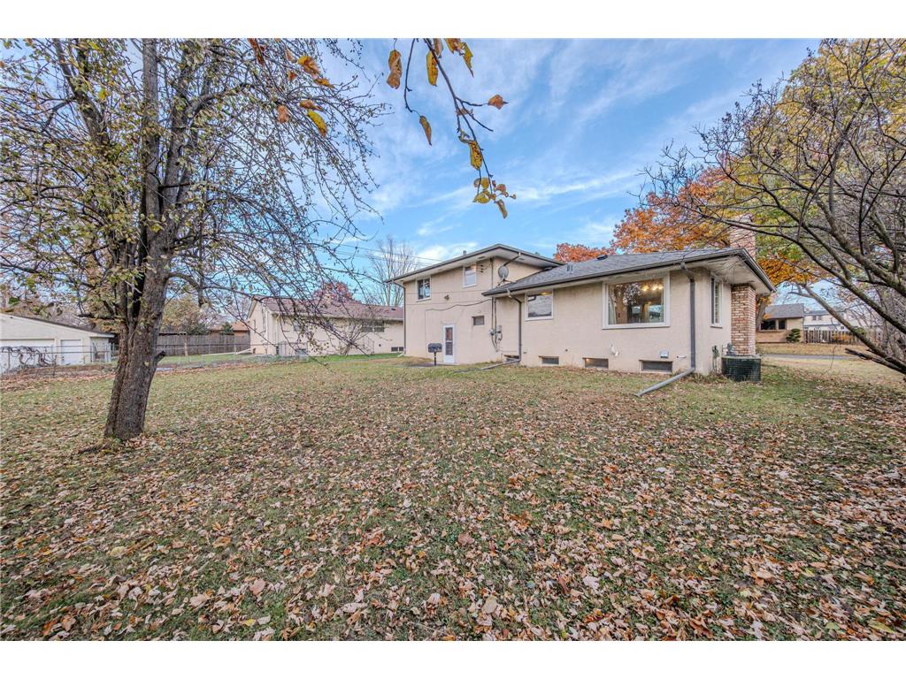 1633 Etna Street Saint Paul MN 55106 6814055 image3